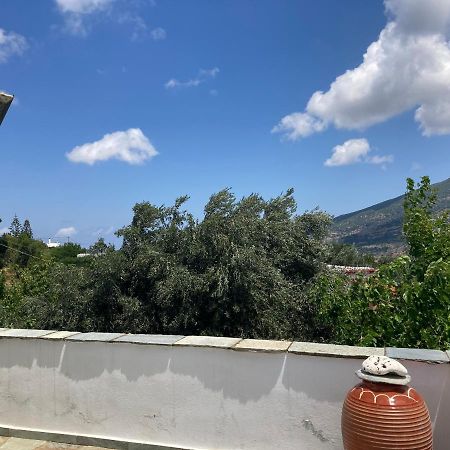Agkyra Rooms Aladhinon Екстериор снимка