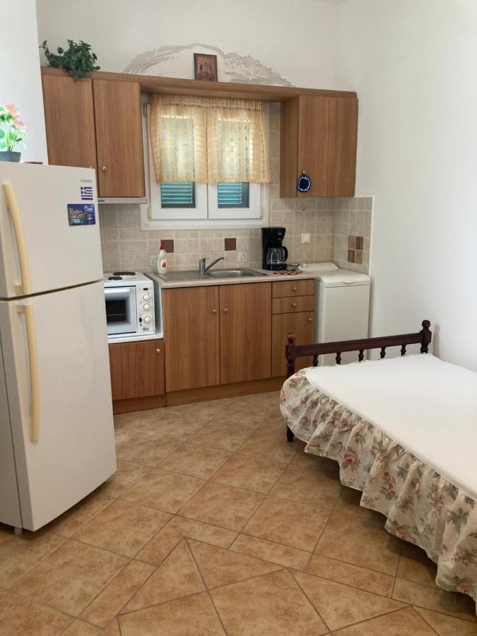Agkyra Rooms Aladhinon Екстериор снимка