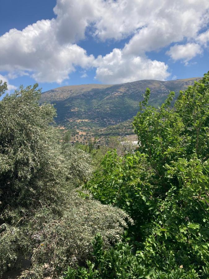 Agkyra Rooms Aladhinon Екстериор снимка