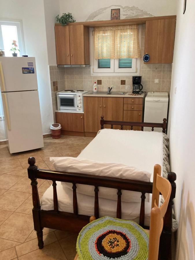 Agkyra Rooms Aladhinon Екстериор снимка